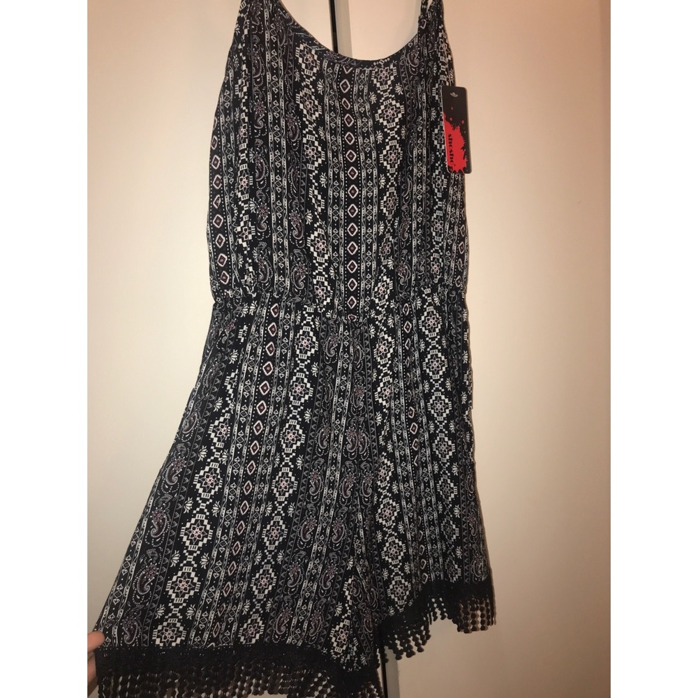 ADORABLE ROMPER!! NEW WITH TAGS!! SIZE L!!